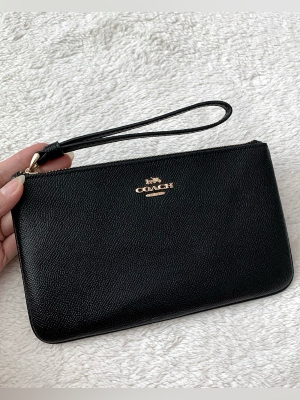 NWT Coach Black Leather Large Corner Zip Wristlet Clutch with Gold Hardware